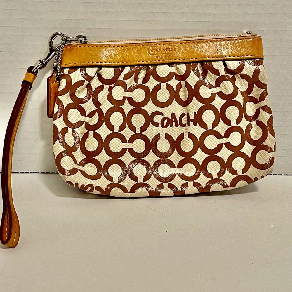Coach Leah Op Art Coated Canvas Cream Tan Wristlet